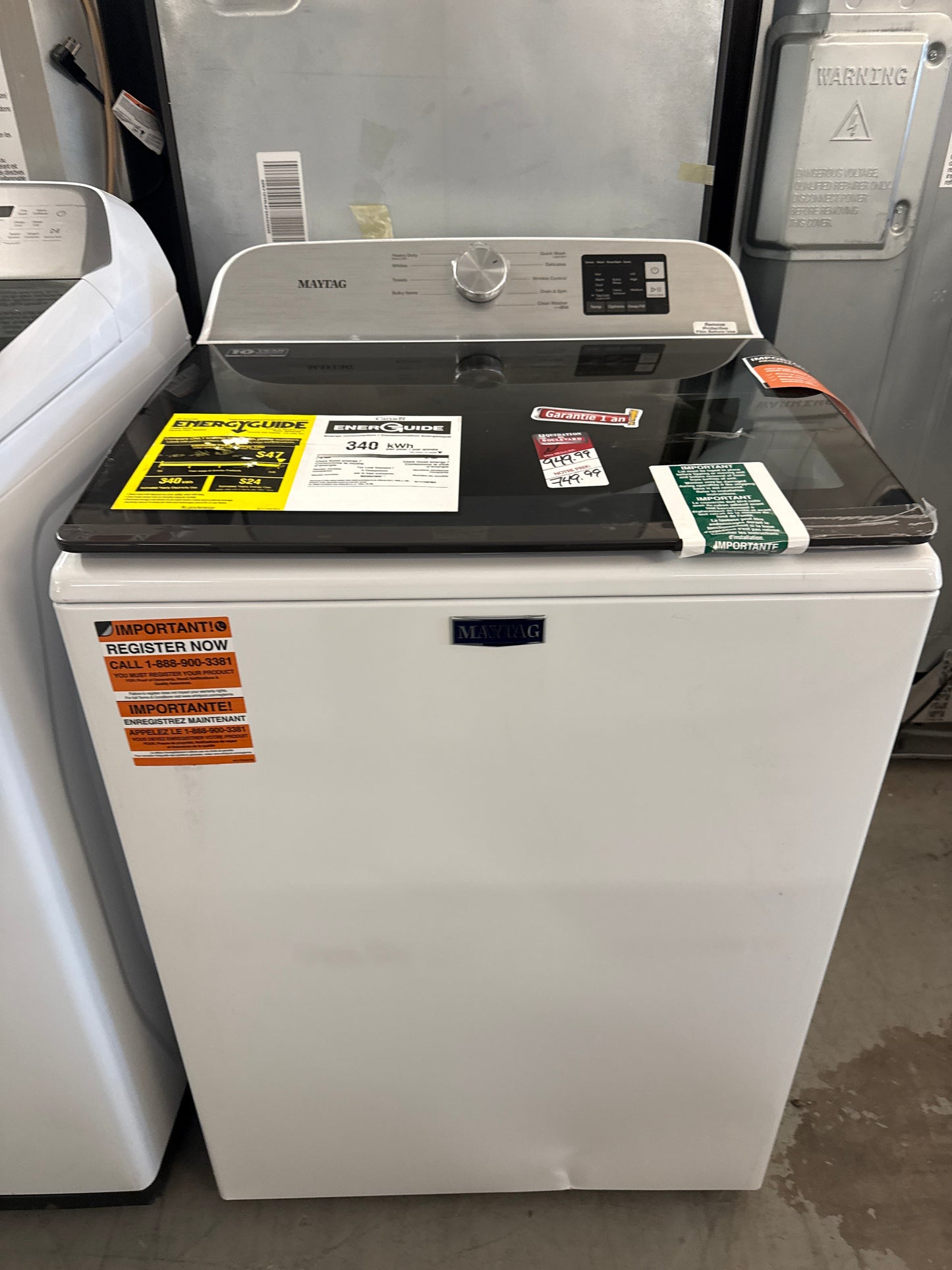 Laveuse à chargement vertical Maytag haute efficacité 5,5 pi³ blanche MVW6200KW