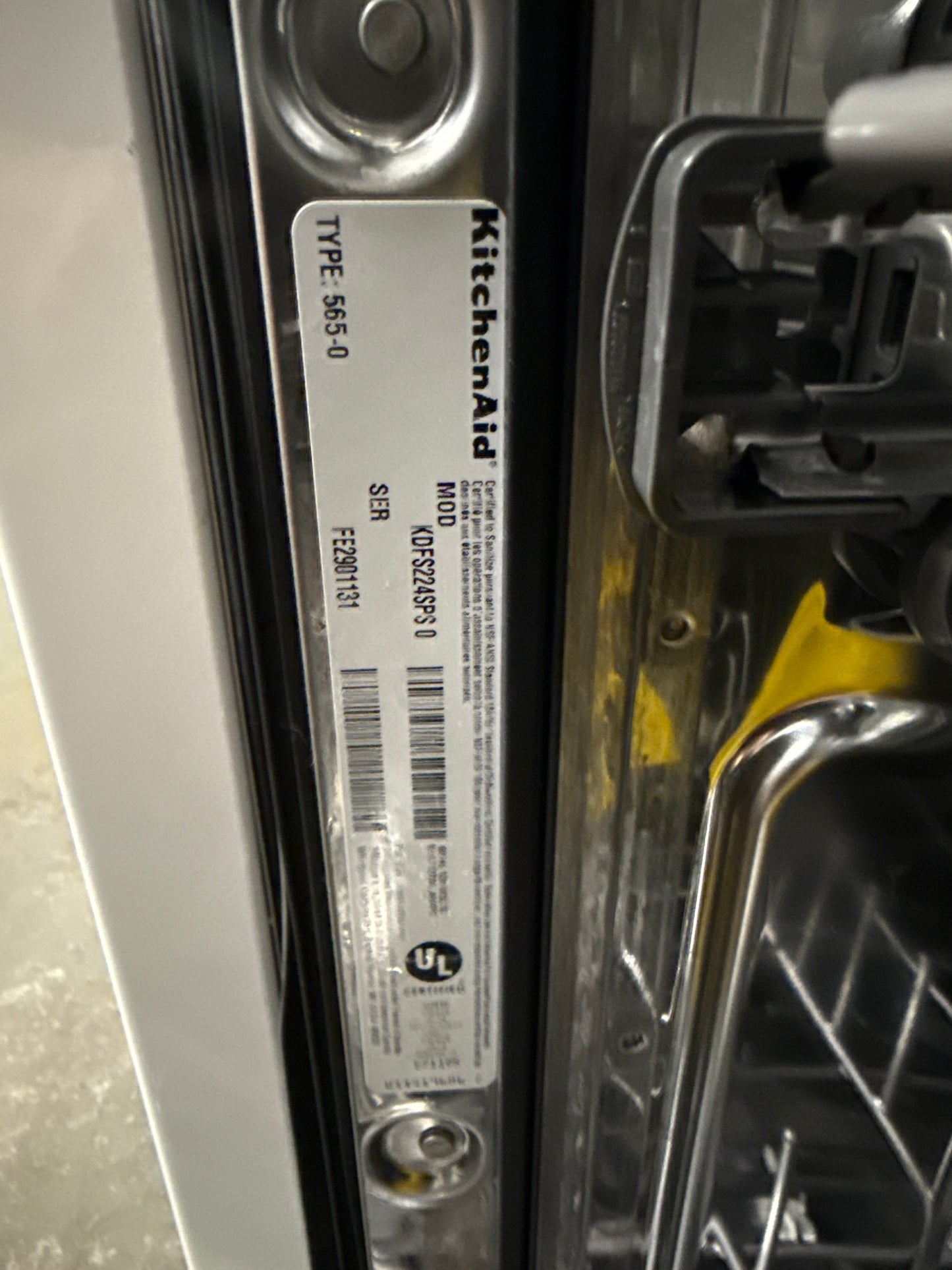 Lave-vaisselle encastrable 24 po 47dB avec cuve en inox et troisième panier de KitchenAid (KDFS224SPS) - Inox