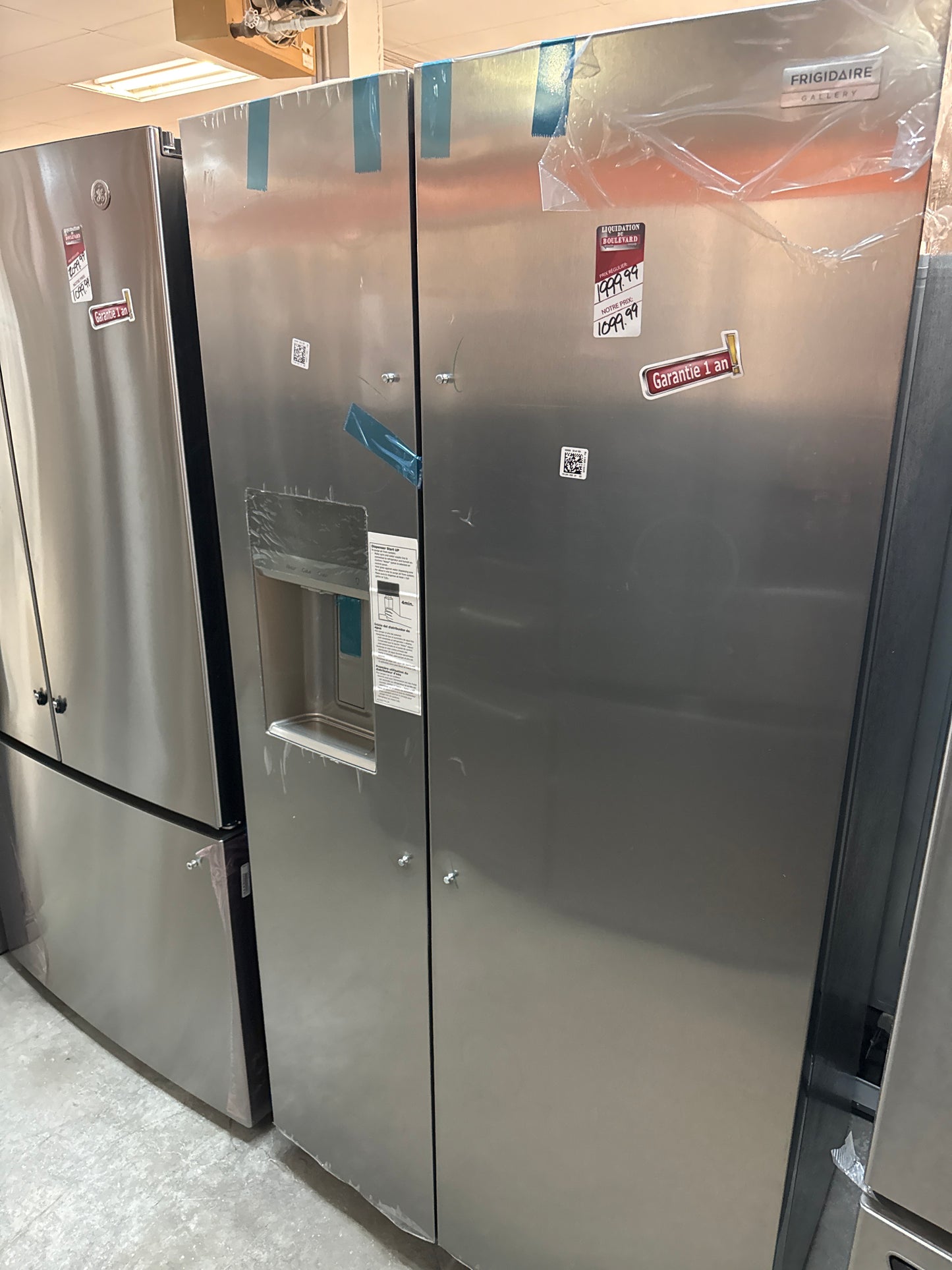 Frigidaire Gallery Réfrigérateur côte à côte de 36 po de largeur et de 22,2 pi3 en acier inoxydable Smudge-Proof®, profondeur de comptoir - ENERGY STAR® GRSC2352AF