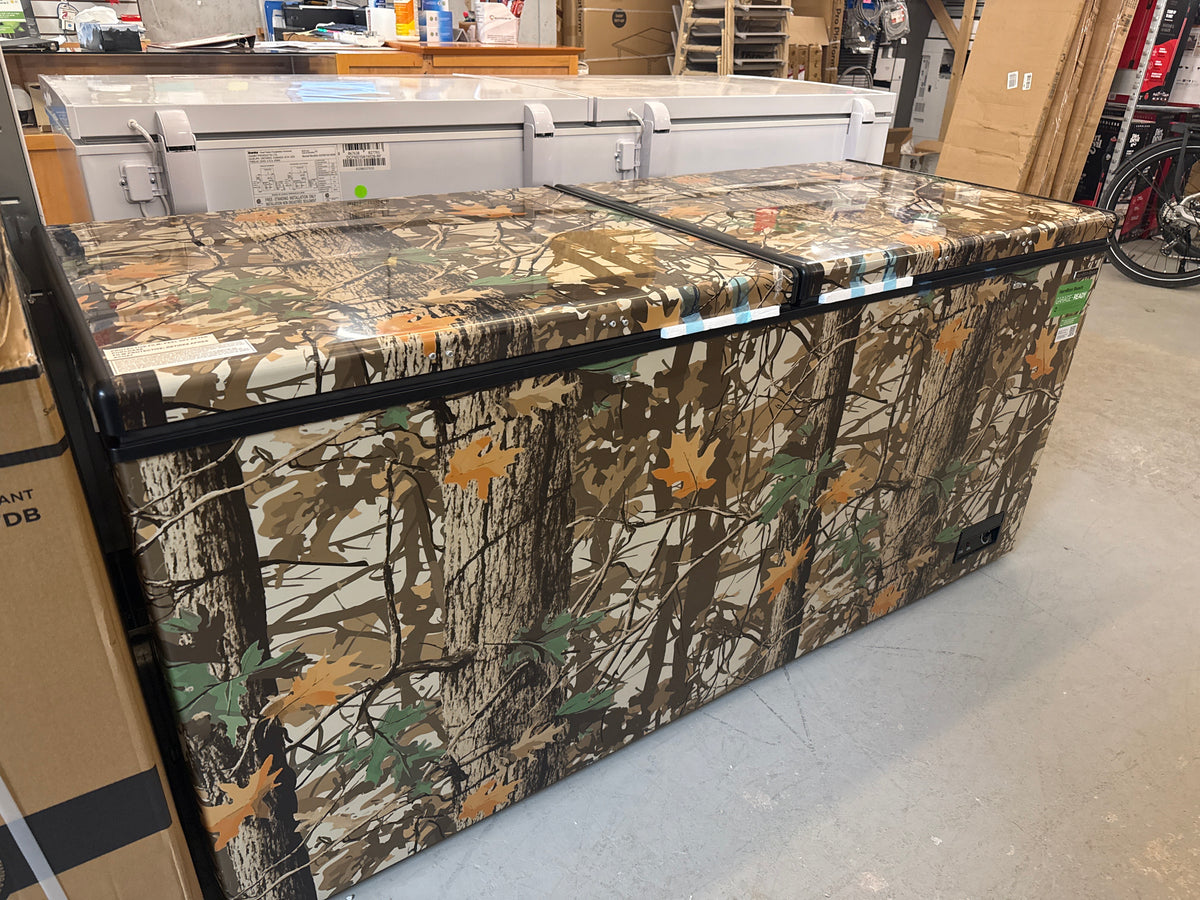 Hamilton Beach - Congélateur coffre à double porte, motif camouflage chasse, 70,9 po, 21 pi³    HBFRF2116-CAMO