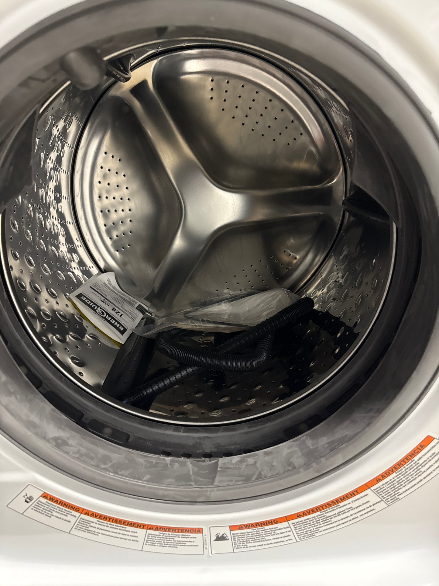 Laveuse MHW5630HW  à vapeur à chargement frontal HE de 5,2 pi³/sécheuse YMED5630HW  électrique de 7,4 pi³ de Maytag - Blanc