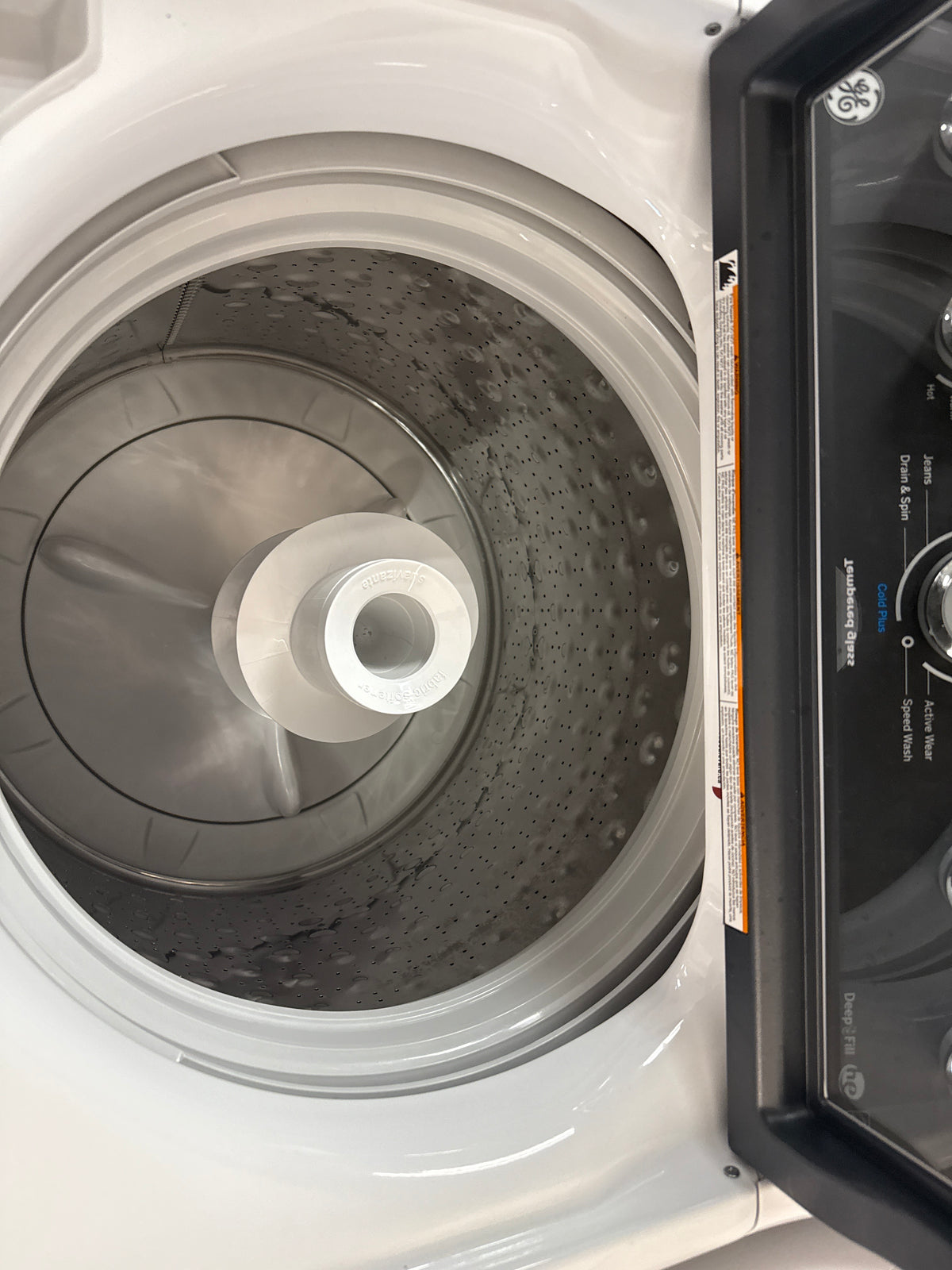 GE Laveuse à chargement par le haut de 4,9 pi³, blanc GTW491BMRWS