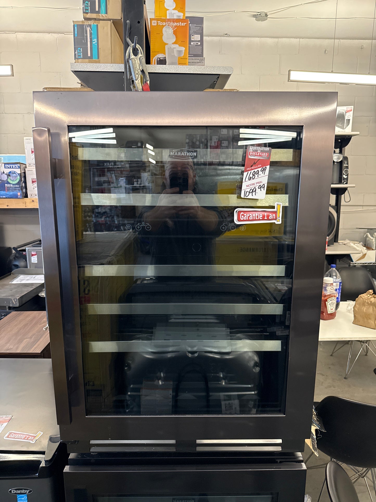 Cellier 46 bouteilles 23.81 Po. Inox Noir MARATHON MWC56-DBLS