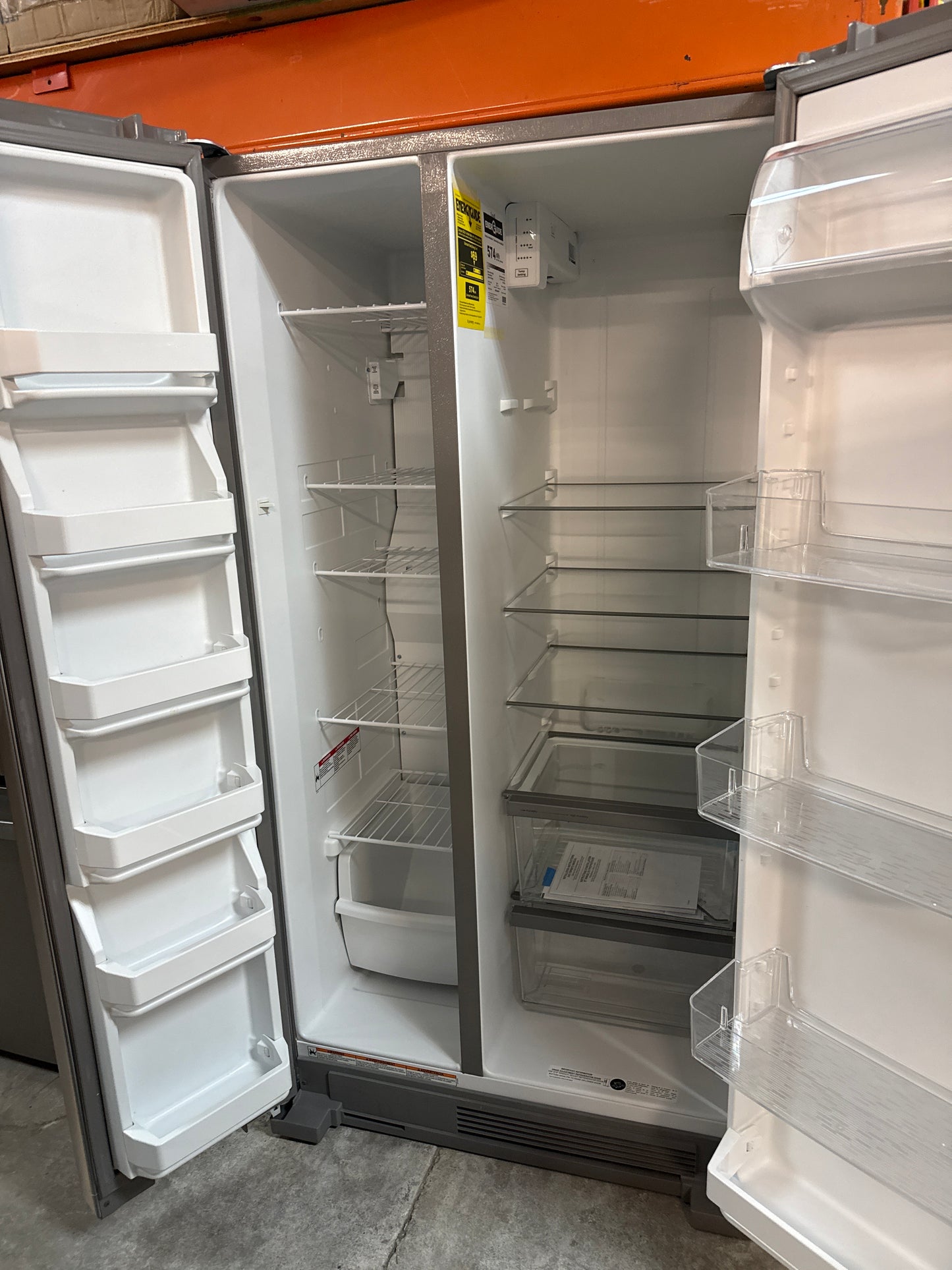 Réfrigérateur à congélateur juxtaposé 24,9 pi³ 36 po de Maytag (MSS25N4MKZ) - Inox résistant aux traces de doigts