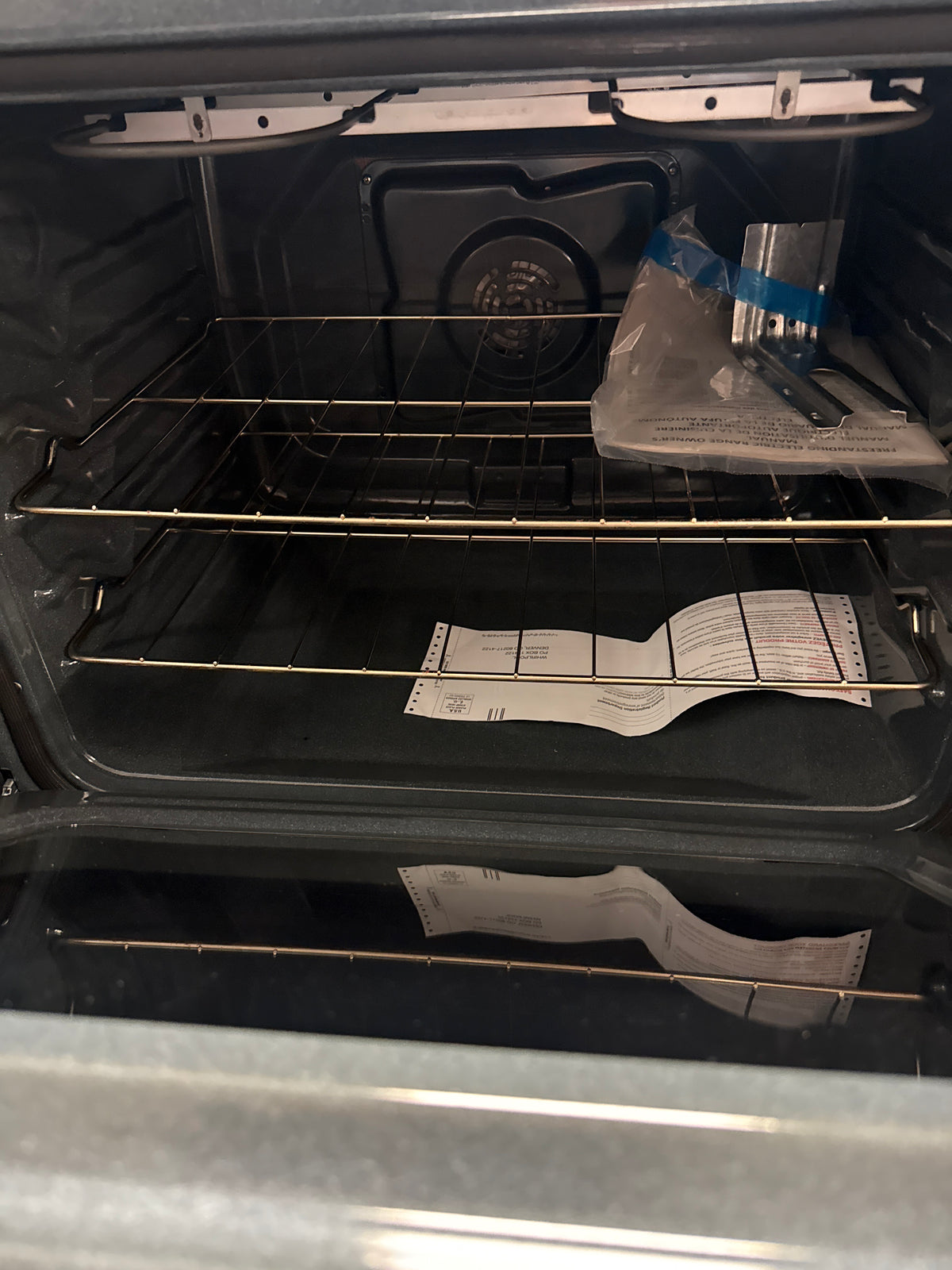 Cuisinière électrique autonome à 5 éléments avec convection à ventilateur et friture à l'air sans préchauffage de 5,3 pi³ et de 30 po de Whirlpool (YWFES4530SZ) - Acier inoxydable