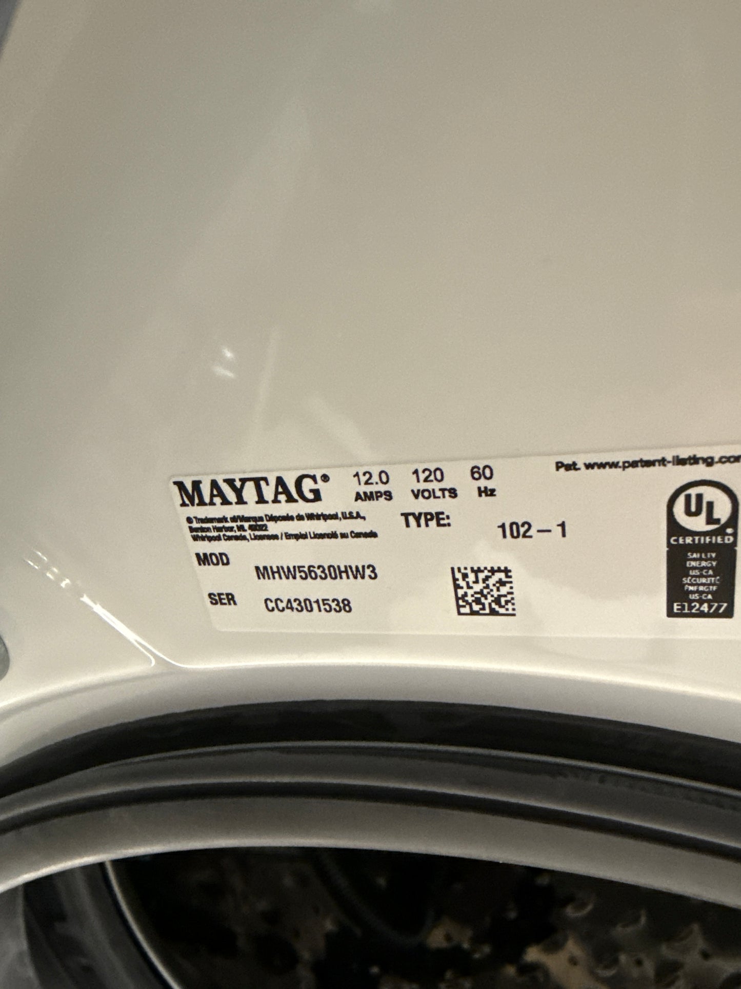 Laveuse MHW5630HW  à vapeur à chargement frontal HE de 5,2 pi³/sécheuse YMED5630HW  électrique de 7,4 pi³ de Maytag - Blanc