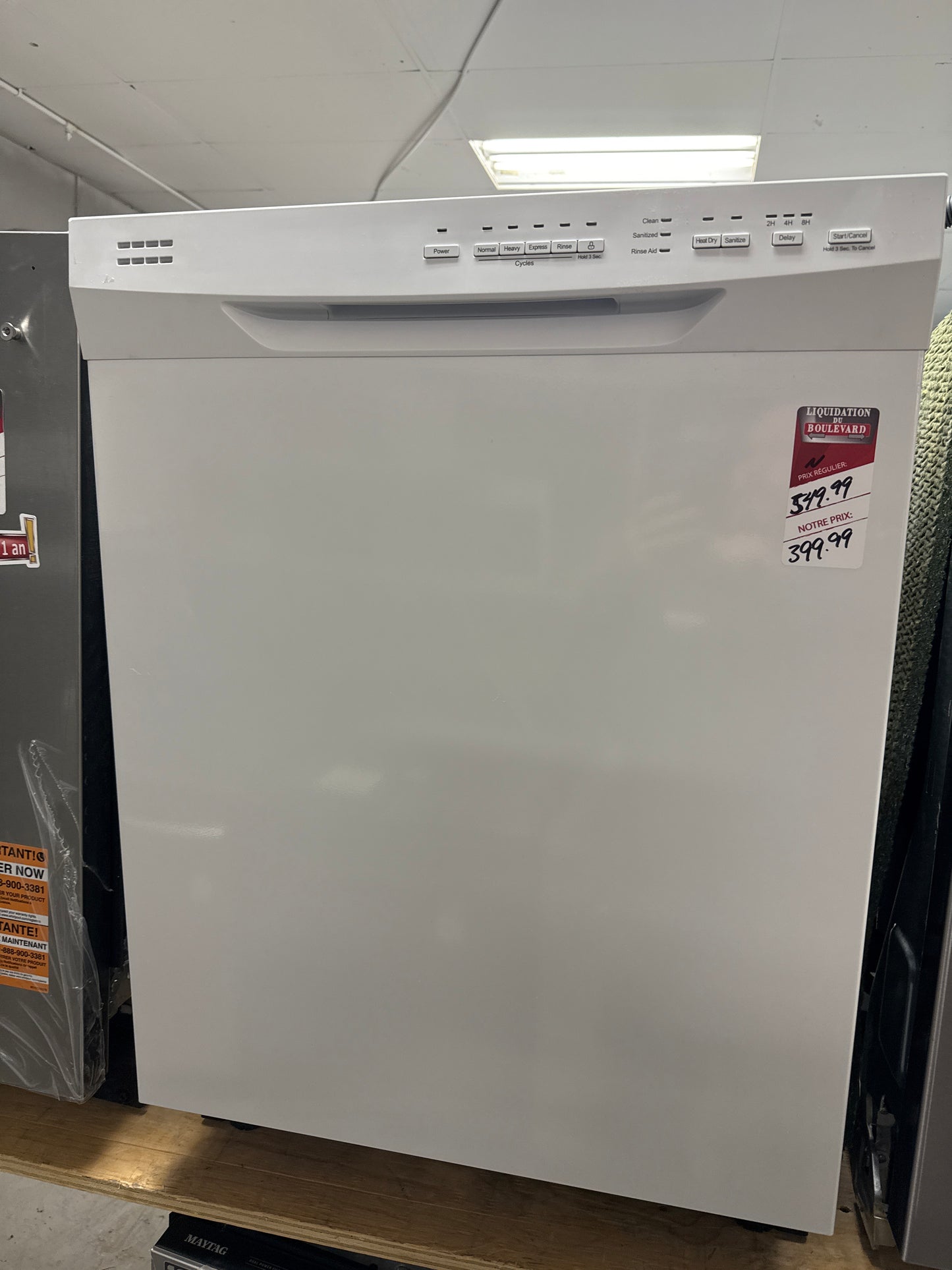 ave-vaisselle encastrable 24 po 51 dB avec cuve en acier inoxydable d'Insignia (NS-DWRF2WH3) - Blanc