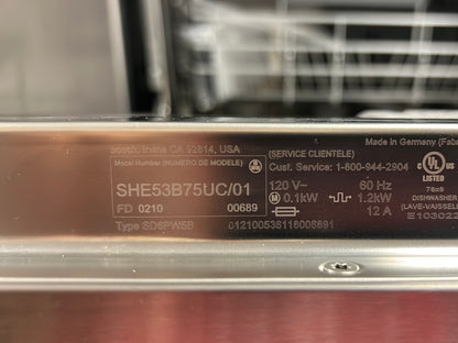 Lave-vaisselle encastrable 24 po 46 dB avec cuve en inox et troisième panier de Bosch (SHE53B75UC) - Inox