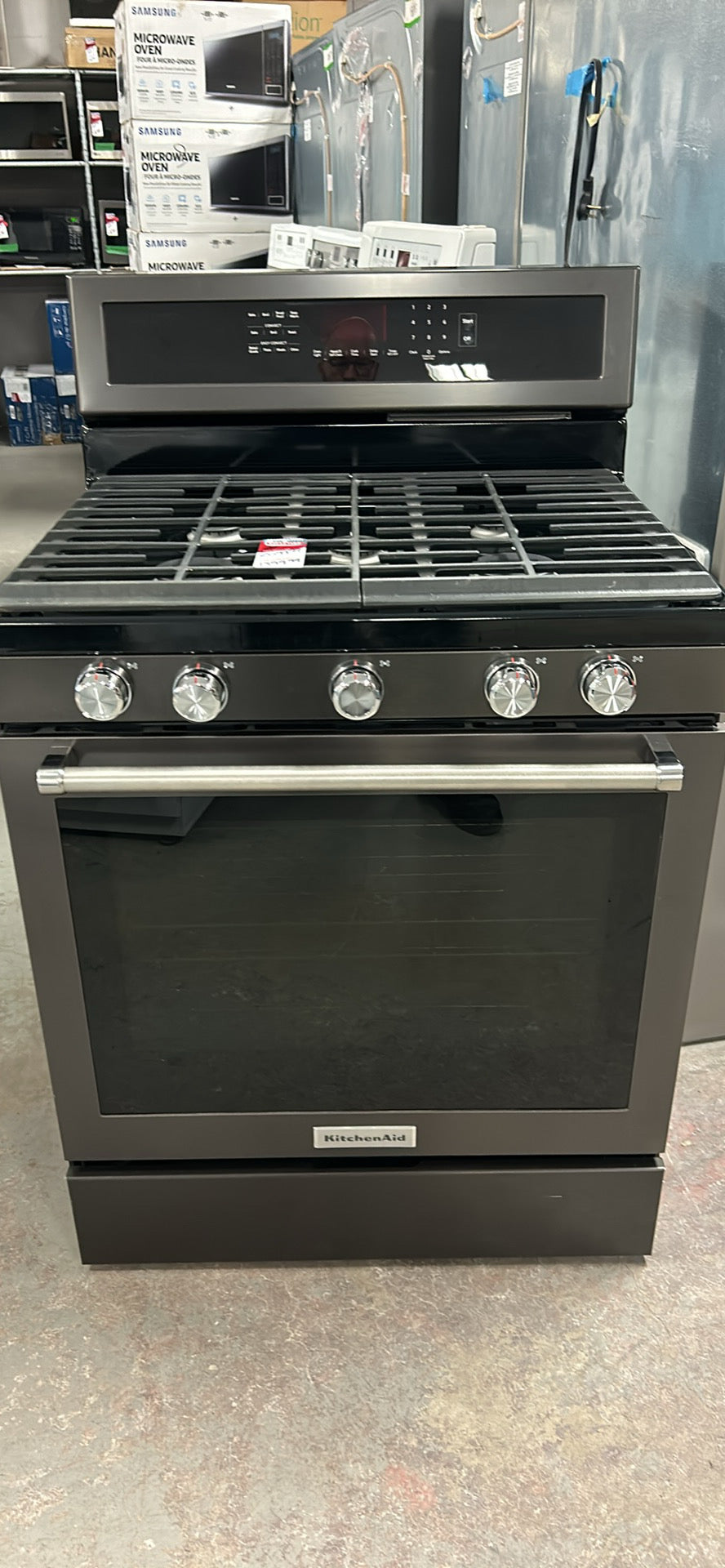 Cuisinière gaz autonome 5 éléments/four convection véritable 5,8 pi³ 30 po de KitchenAid (KFGG500EBS) - Inox noir