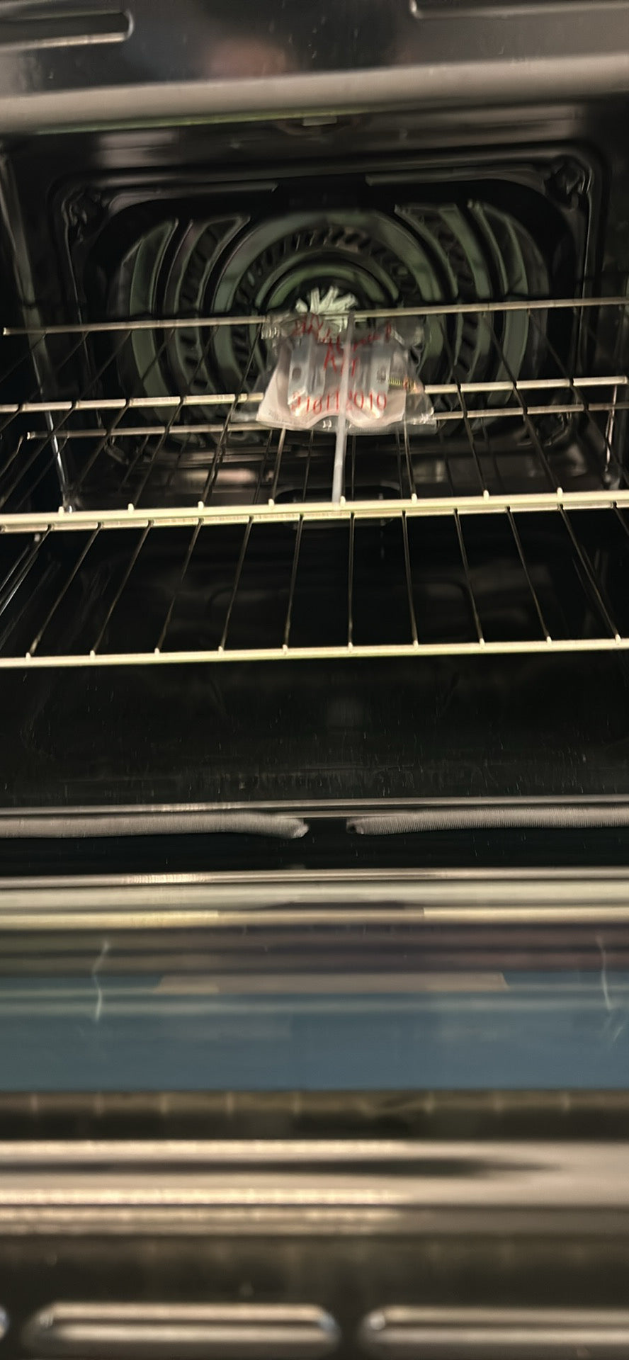 Cuisinière à induction autonome avec convection par ventilateur 5,3 pi³ 30 po de Frigidaire (FCFI308CAS) - Inox