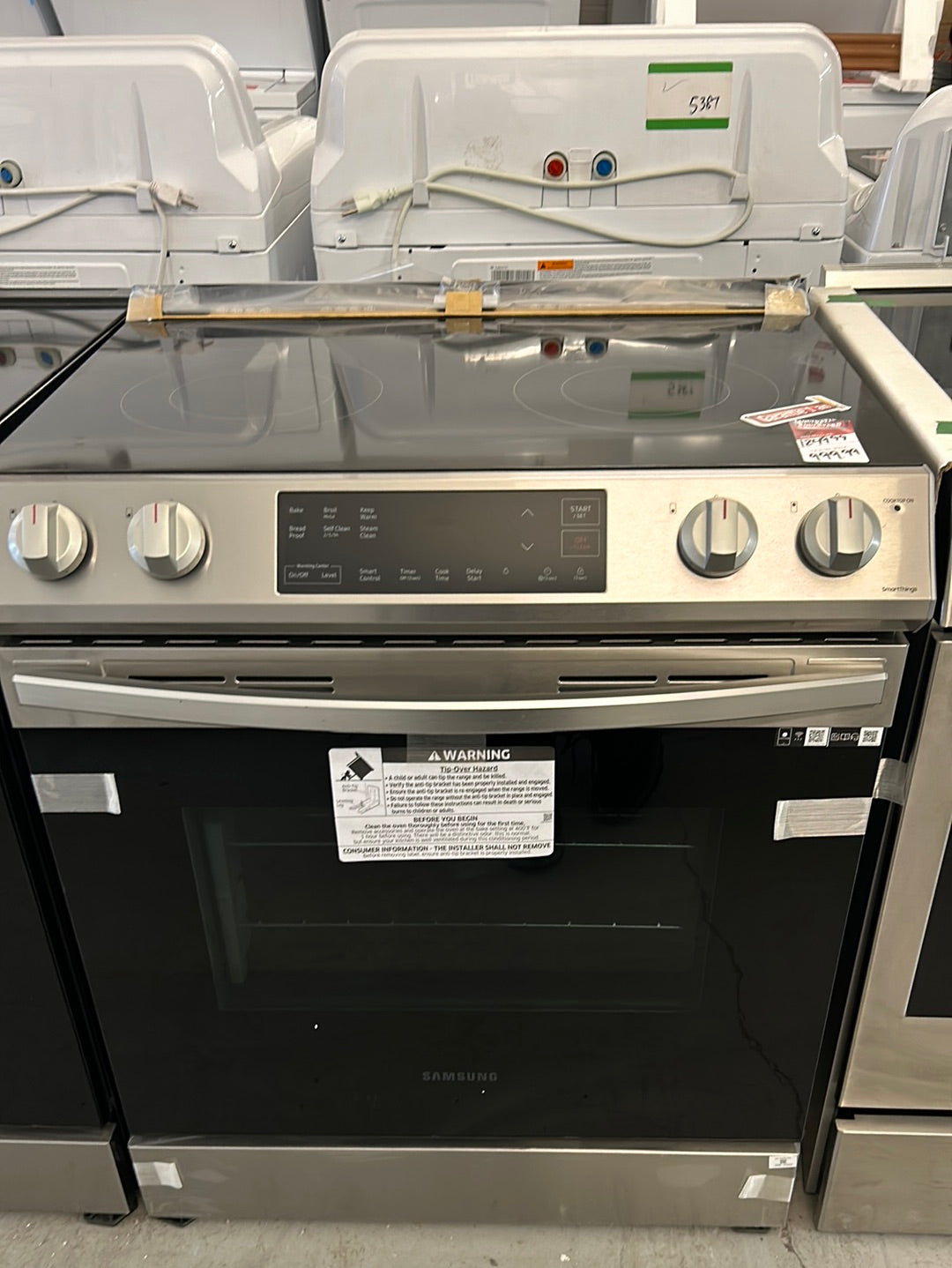Cuisinière élect. encastrable four autonettoy. 5 éléments 6,3 pi³ 30 po Samsung (NE63T8111SS) - Inox