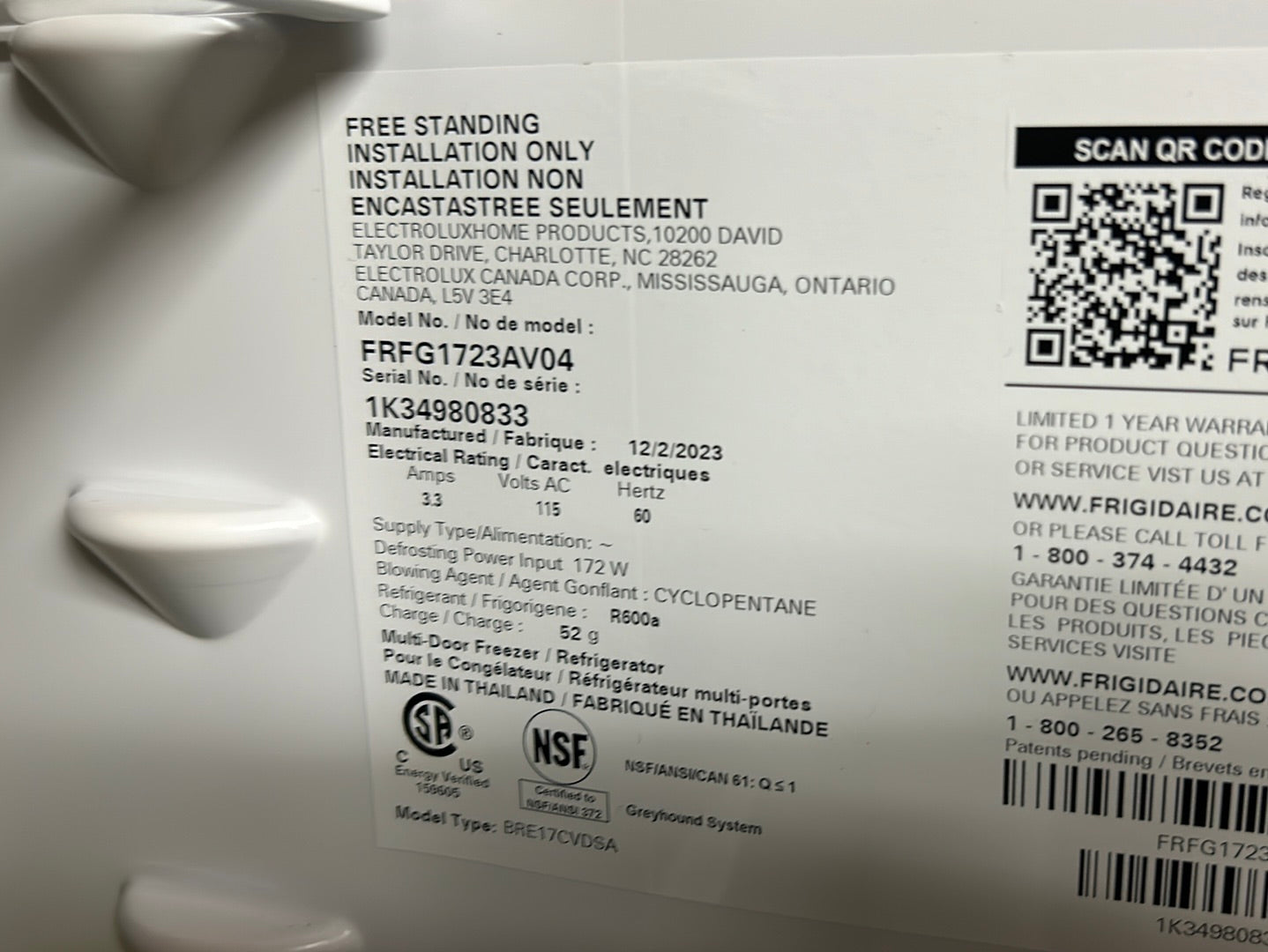 Réfrigérateur deux portes 17,6 pi³ 31,5 po distr. glace Frigidaire (FRFG1723AV) - Acier brossé