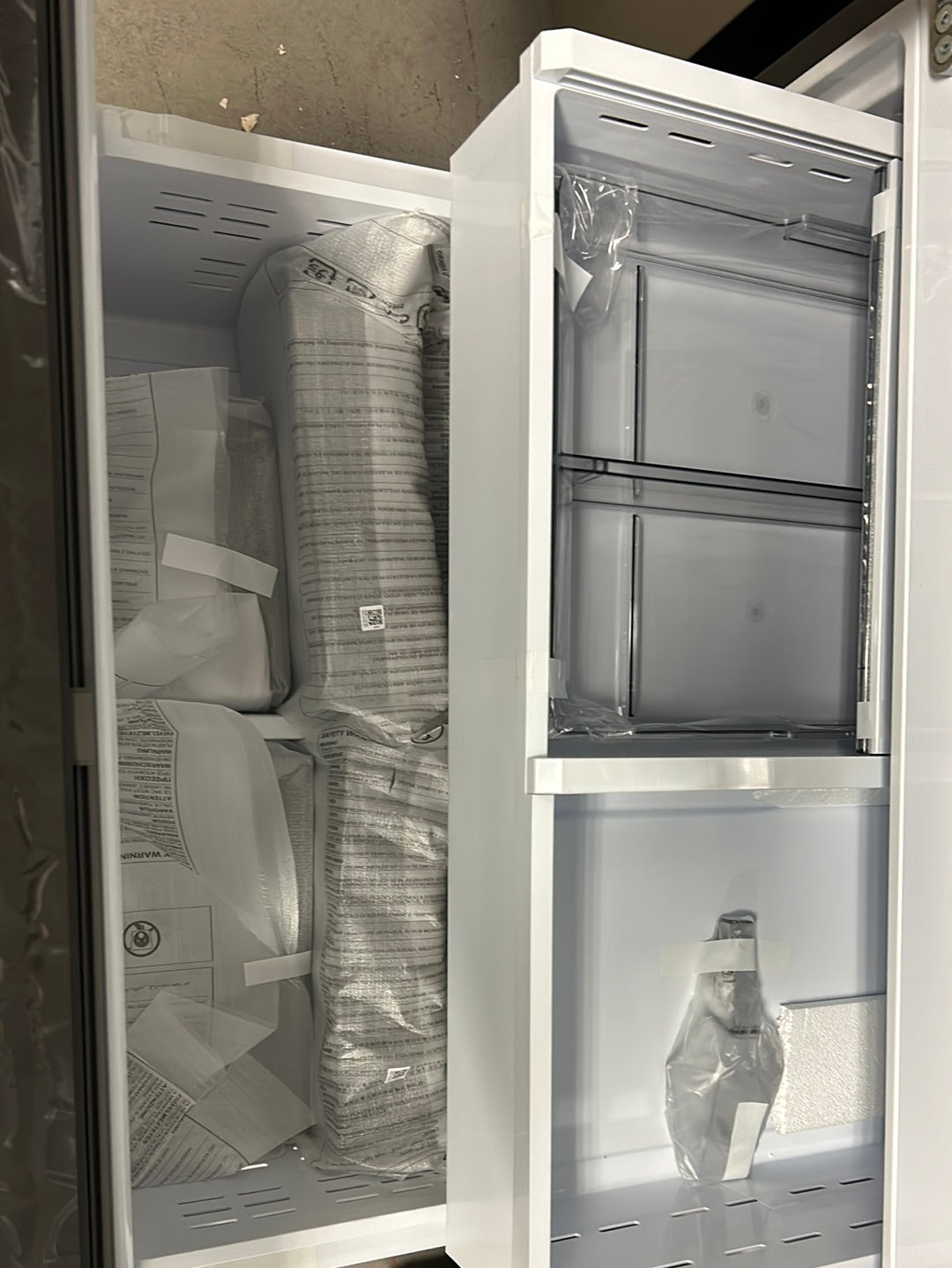Réfrigérateur à trois portes de 30,1 pi³ et de 36 po BESPOKE de Samsung (RF30BB6200QLAA) - Acier inoxydable