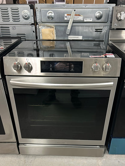 Cuisinière électrique à convection véritable Air Fry 30 po 6,2 pi³ Gallery Frigidaire (GCFE306CBF) - Acier inoxydable
