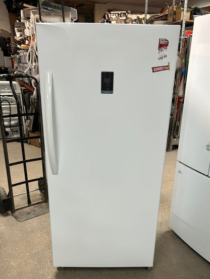 Réfrigérateur/congélateur vertical convertible sans givre 13,8 pi³ d'Insignia (NS-UZ14WH0) - Blanc