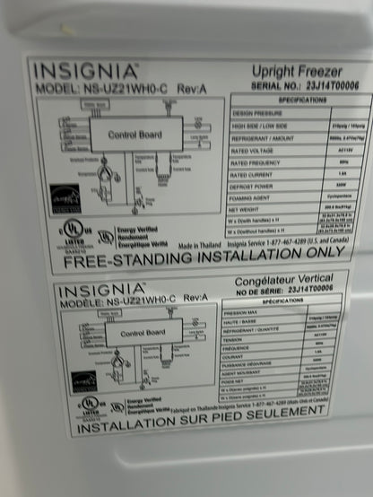 Réfrigérateur/congélateur vertical convertible sans givre 21 pi³ d'Insignia (NS-UZ21WH0) - Blanc