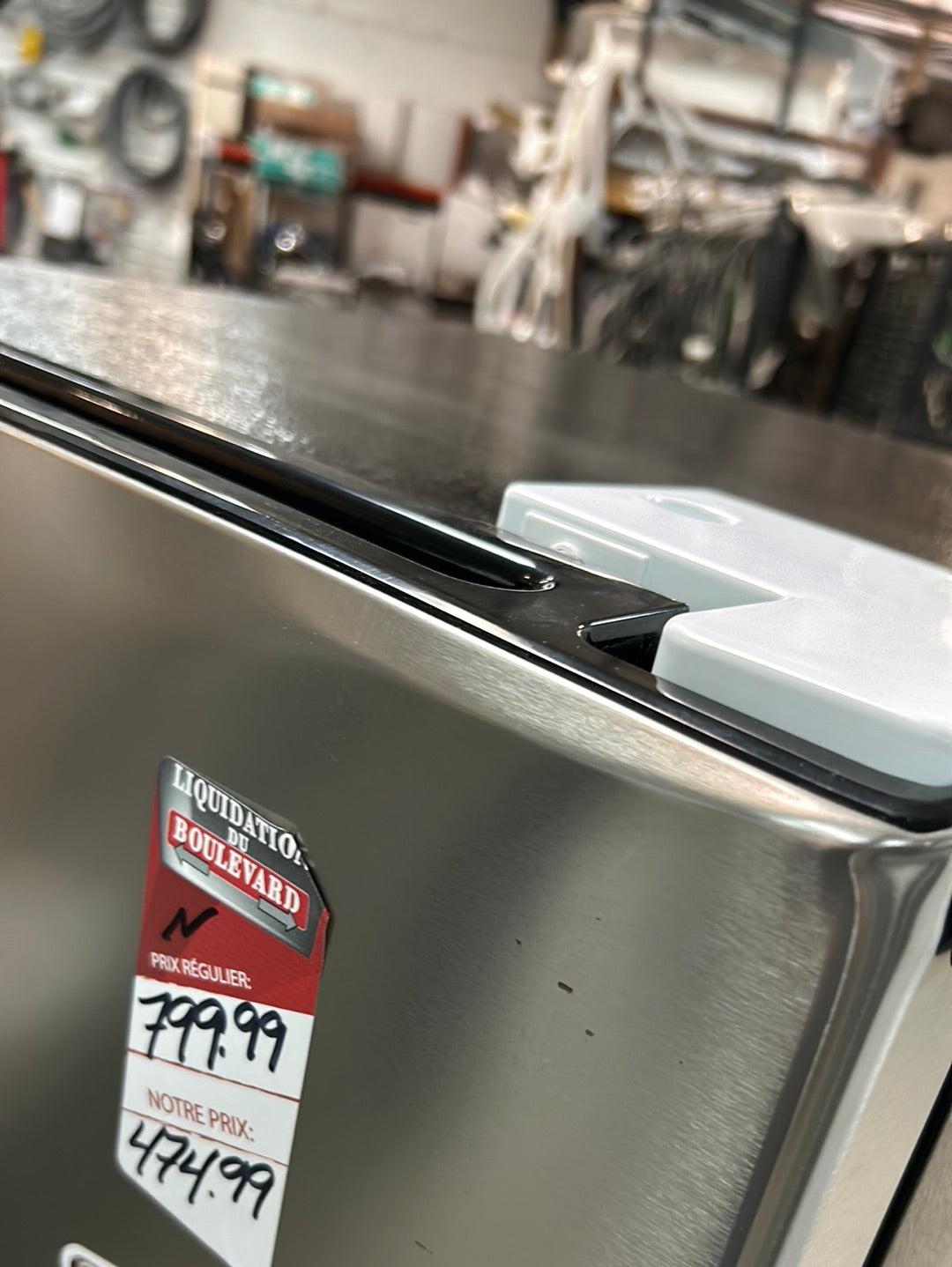 Réfrigérateur/congélateur vertical convertible sans givre 13,8 pi³ d'Insignia (NS-UZ14SS0) - Inox