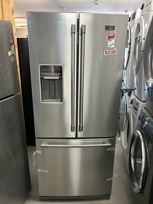 Réfrigérateur deux portes 19,7 pi³ 30 po avec éclairage DEL de Maytag (MFW2055FRZ)-Acier inoxydable