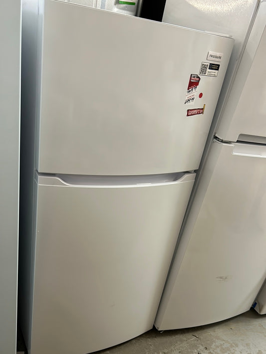 Réfrigérateur à congélateur supérieur 14 pi³ 28 po de Frigidaire (FFHT1425VW) - Blanc
