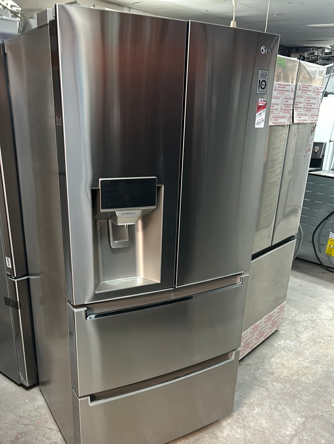 Réfrigérateur à deux portes 18,3 pi³ 33 po de LG, distributeur eau et glaçons (LRMXC1803S) - Inox