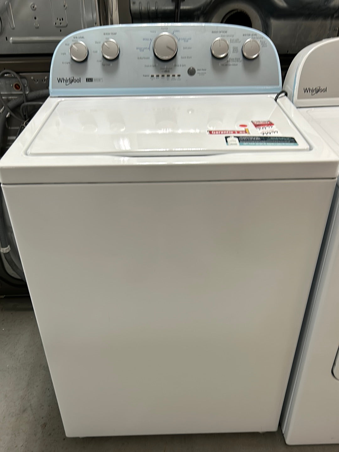 Laveuse à chargement par le haut haute efficacité de 4,5 pi³ de Whirlpool (WTW4957PW) - Blanc