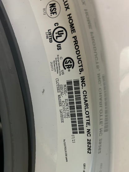 Laveuse à vapeur à chargement frontal HE de 5,2 pi³ d'Electrolux (ELFW7437AW) - Blanc