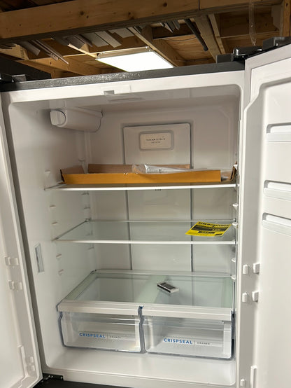 Réfrigérateur deux portes 17,6 pi³ 31,5 po distr. glace Frigidaire (FRFG1723AV) - Acier brossé